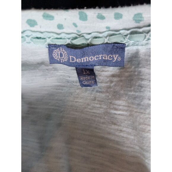 Democracy Womens Polka Dot Short Sleeve Raglan Top Size 1X Light Green Soft Knit - Picture 4 of 6